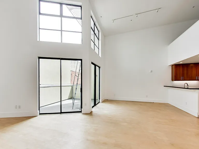 637 Natoma St #3 — Photo 5