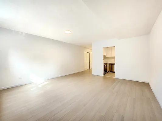 Rented by Modern Spaces | media 8