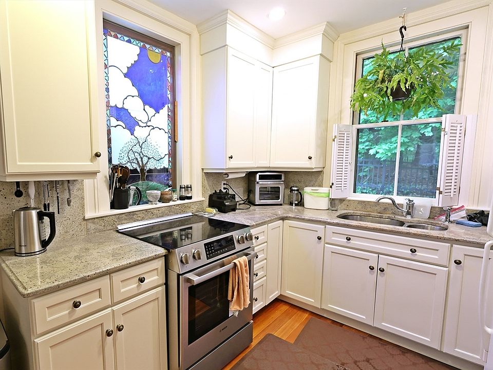 1st image of 107 Waban Hill Rd #R