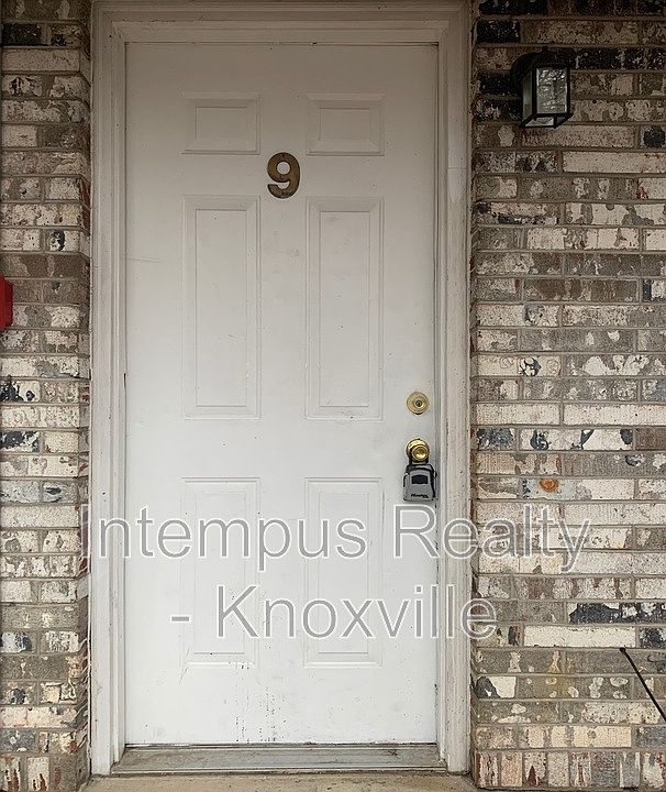 1st image of 328 Dahlia Dr APT 9