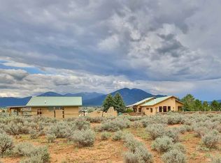 80 Lower Las Colonias Rd, El Prado, NM 87529