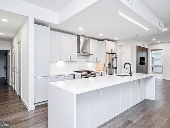 2nd image of 1501 N 31st St #Penthouse 1