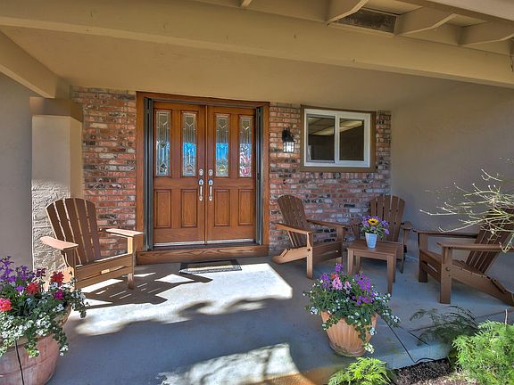 3rd image of 5825 Vargas Ct