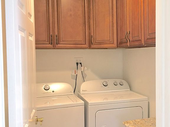 4th image of 8028 Blackburn Ave