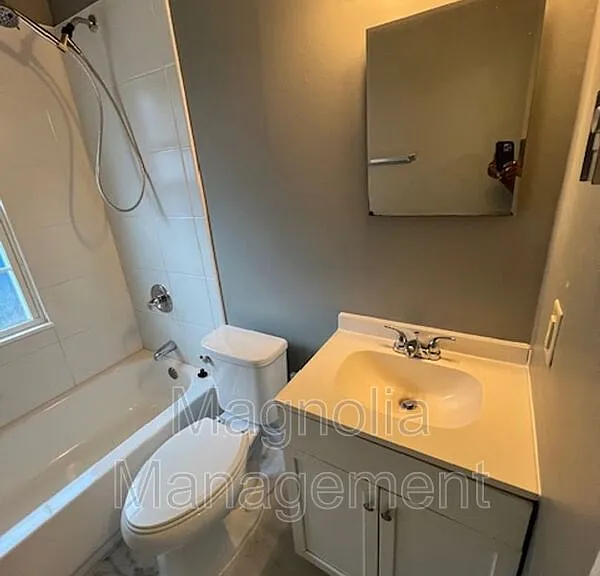 1214 Parham St #1 — Photo 9