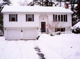 3 W Shore Dr, Enfield, CT 06082