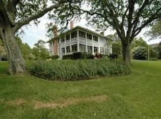 835 Bayridge Rd, Morgans Pt, TX 77571