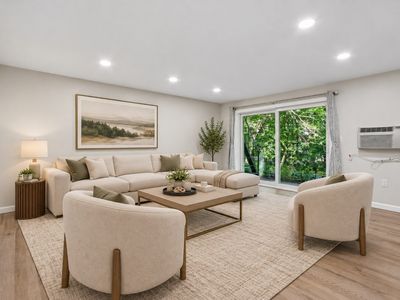 58 Edgelawn Ave APT 8, North Andover, MA, 01845