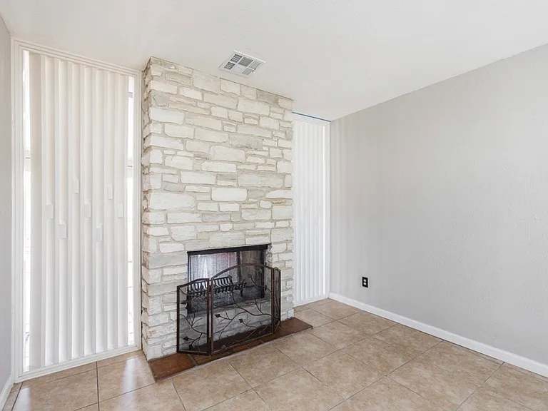 3935 Monta Dr — Photo 8