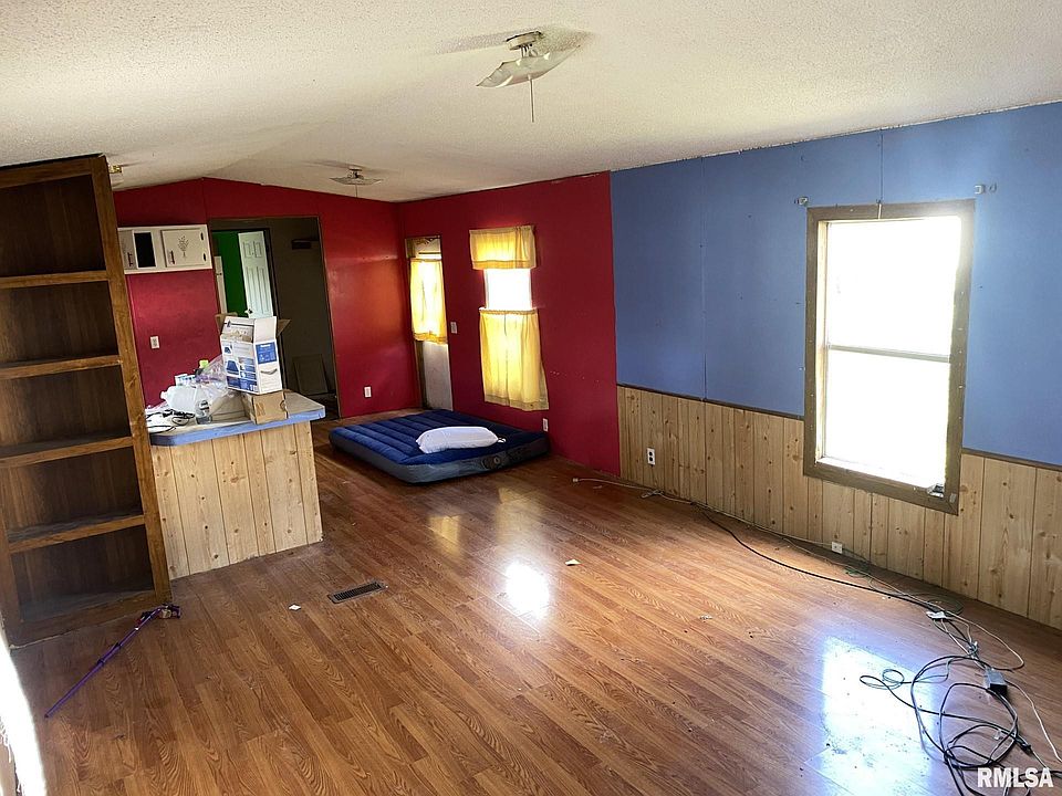 401 N Monroe St, Kinmundy, IL 62854 Zillow