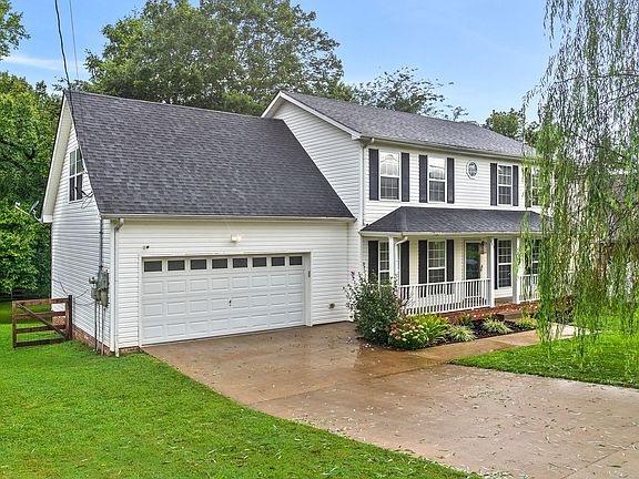 3rd image of 803 Sugarcane Way
