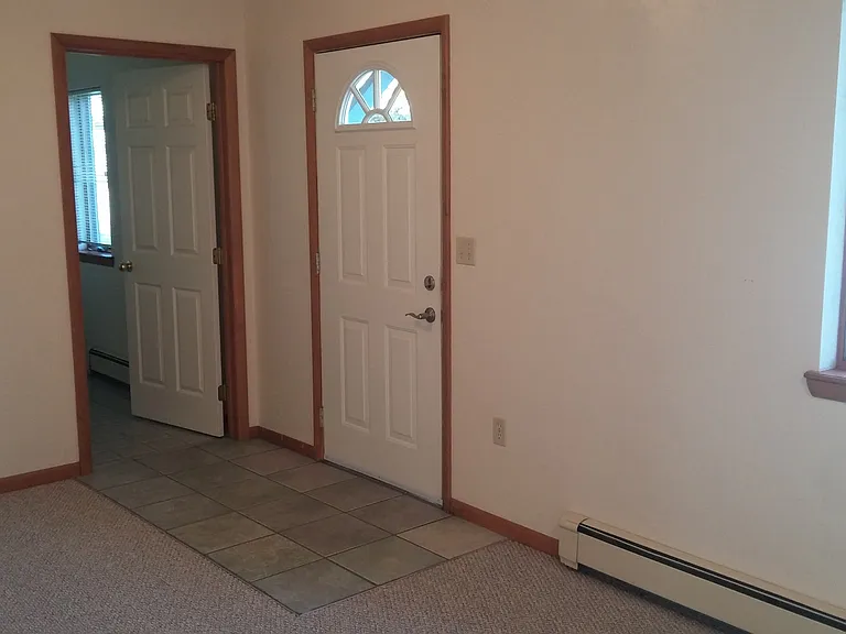 202 S Maple Ave — Photo 3