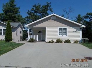 252 King Creek Blvd, Hendersonville, NC 28739