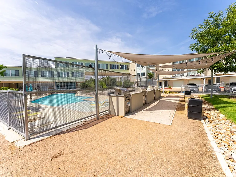604 N Bluff Dr #127 — Photo 29