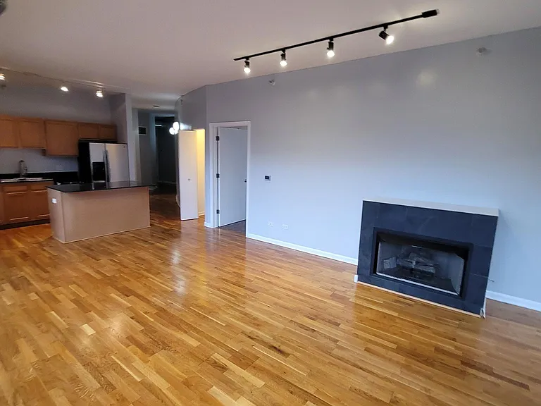 1200 W Monroe St #420 — Photo 75