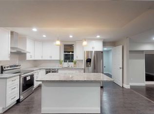 92 Wright Ave, Deer Park, NY 11729