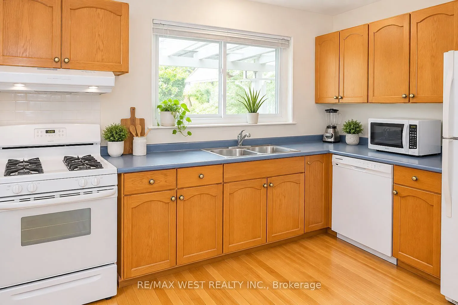 4 bed, $3,500 — Photo 4