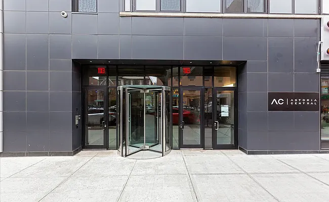 Rented by REAL New York | media 19