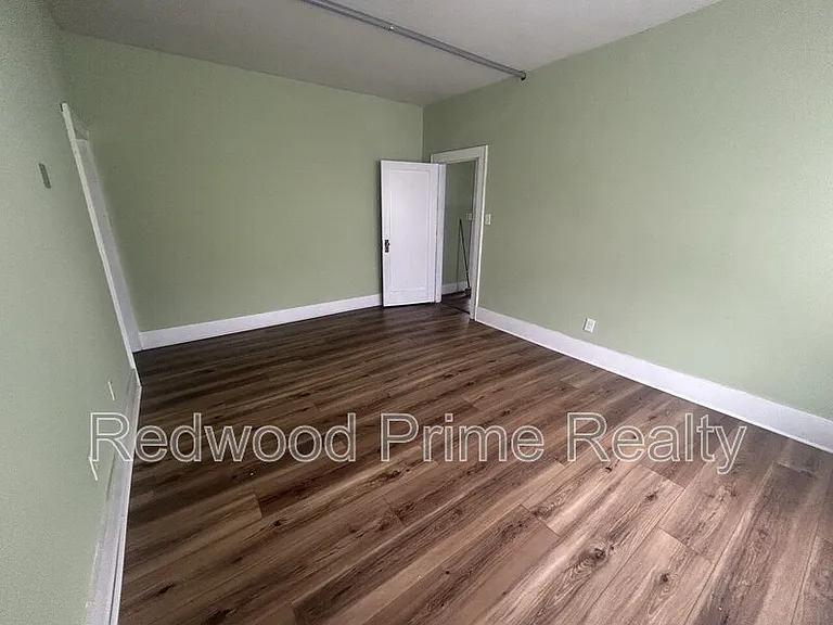 908 Main St #202 — Photo 3