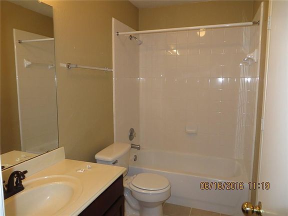 3rd image of 104 Hopewell Dr