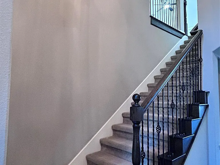 902 Panther Ln — Photo 2