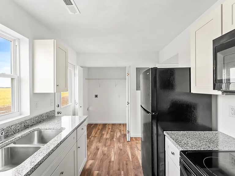 9724 Luan Dr #6 — Photo 5