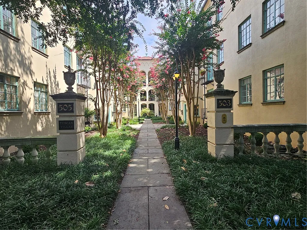 3 bed, 1.0 bath, 890 sqft, $1,350 — Photo 1