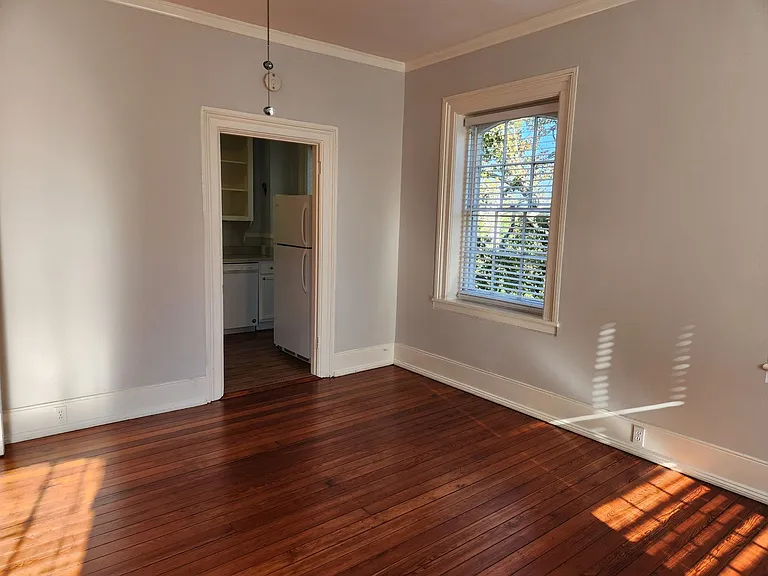 113 W Gaston St — Photo 9