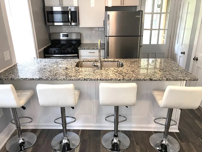 214 Green St #4 — Photo 3