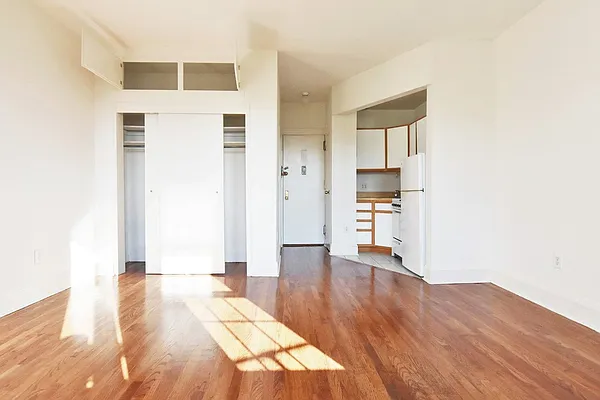 Rented by Balass Ralph, LREB | media 2