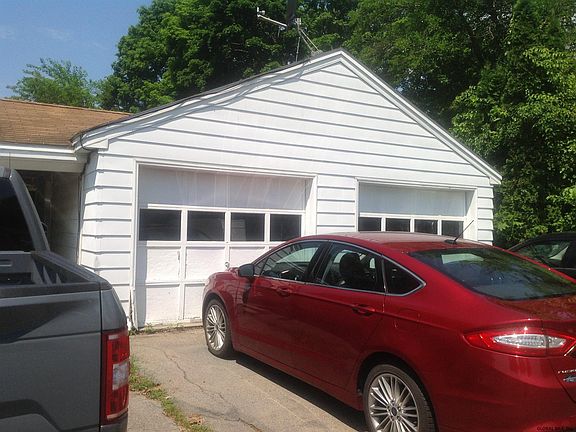 3rd image of 47-49 49 Coleman Ave