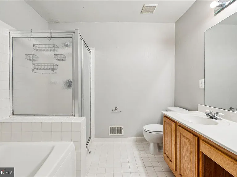 2442 Rippling Brook Rd — Photo 21