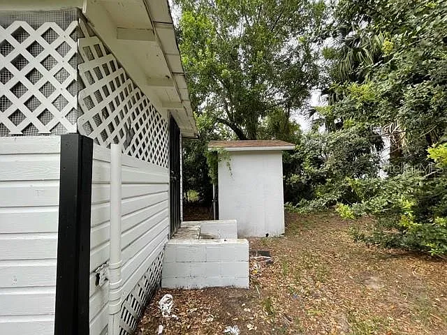 1703 McCarthy Ave — Photo 2