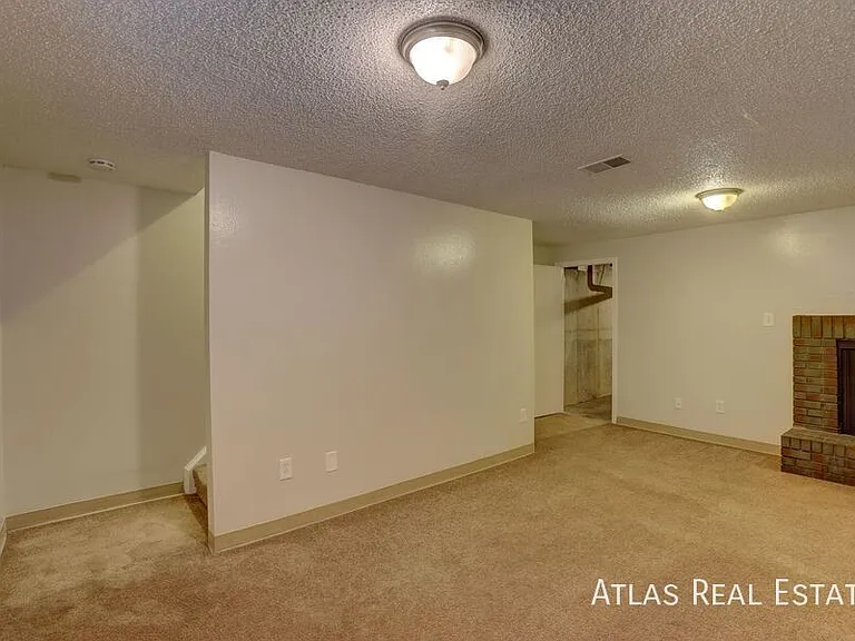 1931 Vance St #1 — Photo 16