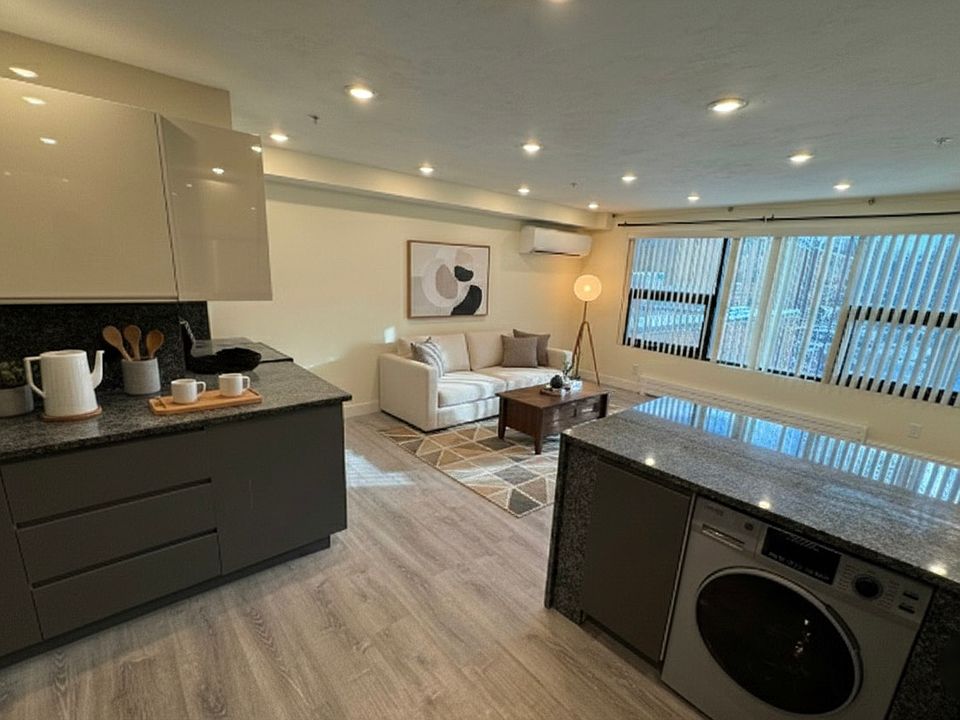 1st image of 1028 Commonwealth Ave #206