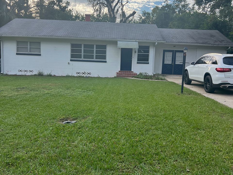 1st image of 825 S Carpenter Ave