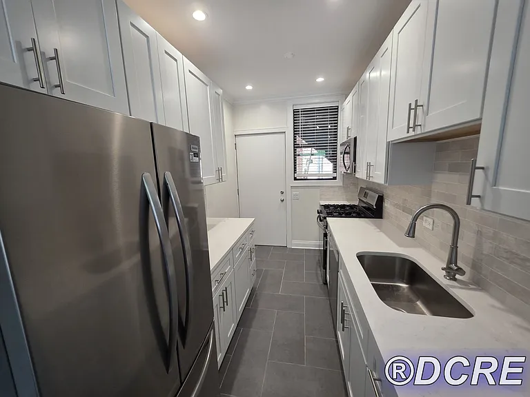 7239 N Sheridan Rd #1 — Photo 2