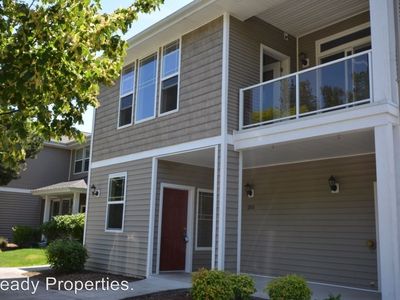 12616 172nd St E APT Dd205, Puyallup, WA, 98374