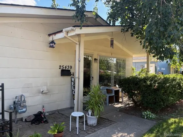 25439 Hanover St, Dearborn Heights, MI 48125