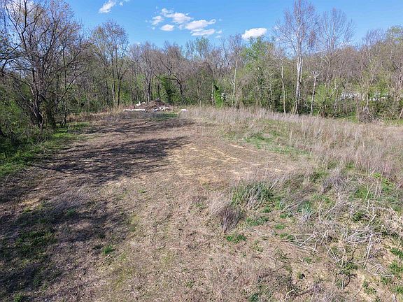 3rd image of 429 Jerrys Run Rd