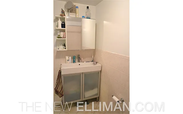 Rented by Douglas Elliman | media 25