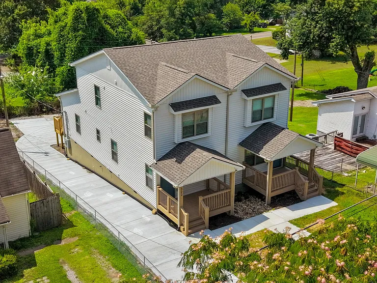 322 Hiawassee Ave NE — Photo 3
