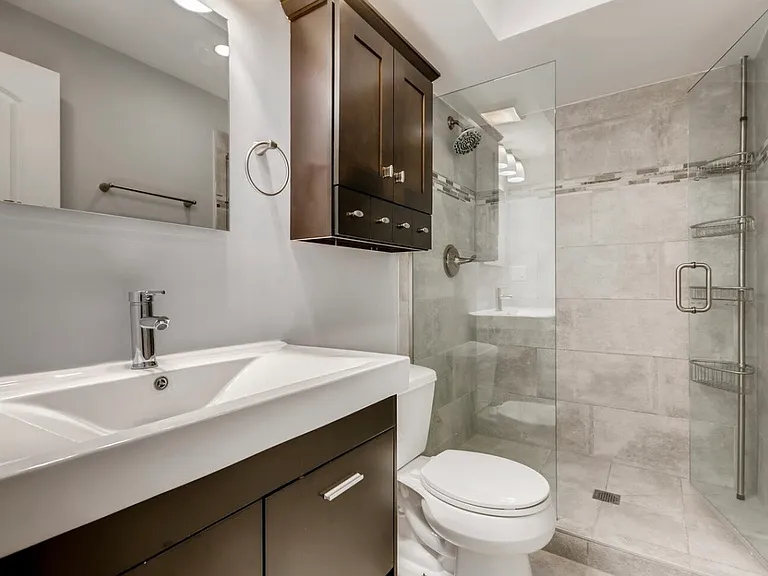 8428 W Catalpa Ave #301 — Photo 16