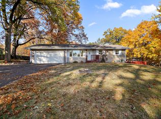 1393 Oakleaf Dr, Saint Anne, IL 60964