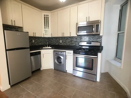 Rented by Bohemia Realty Group | media 10