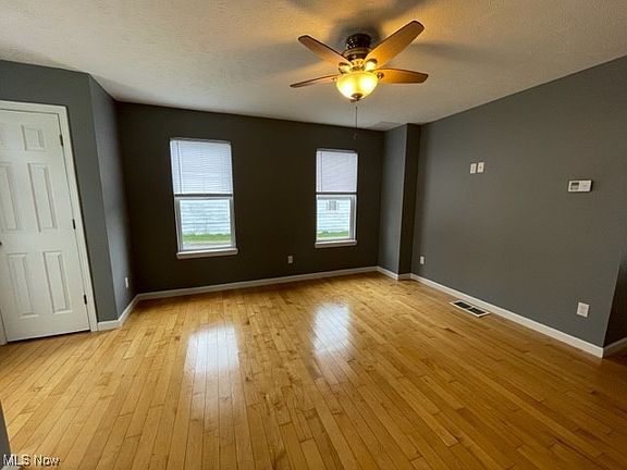 4th image of 4723 Fenwick Ave