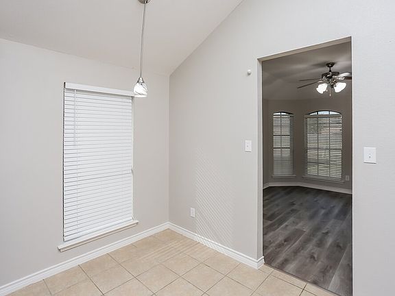 5th image of 905 Marist Dr