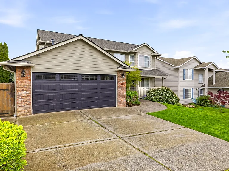 3521 NW Dahlia Dr — Photo 3