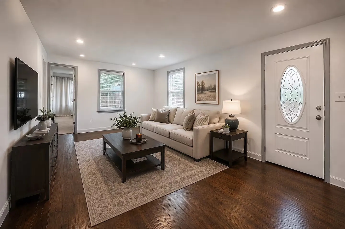 3 bed, 1029 sqft, $6,800 — Photo 4