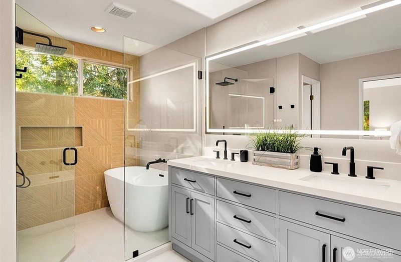 4th image of 3541 252nd Place SE